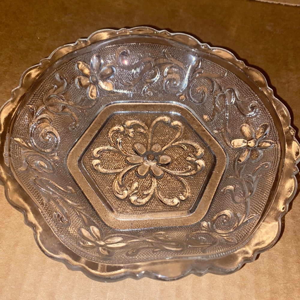 Indiana Tiara Clear Glass  Hexagonal Daisy Dessert nut Candy Bowl 6 1/4”